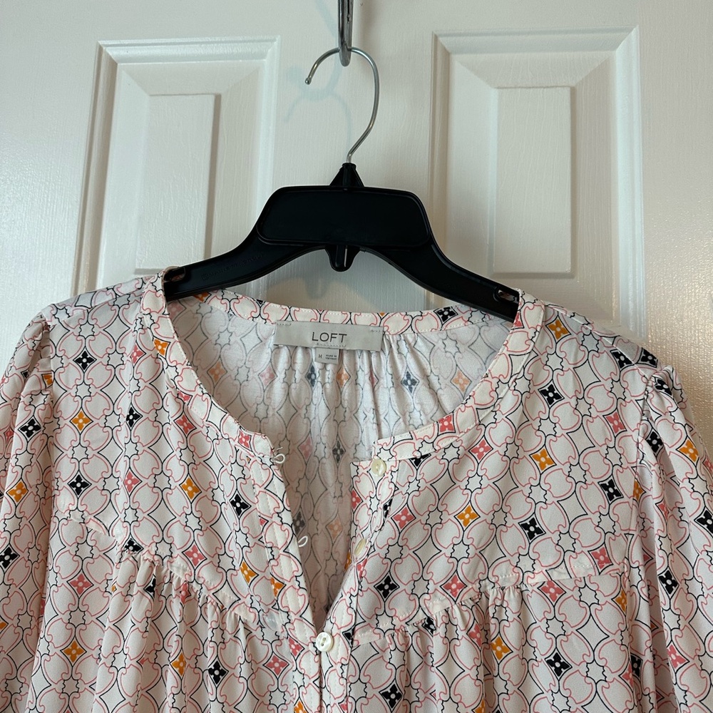 Loft Geometric Blouse. Medium - Picture 4 of 4